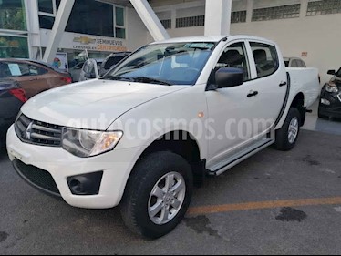Mitsubishi L200 4p Doble L4/2.4 Man 2WD usado (2015) color Blanco precio $209,000