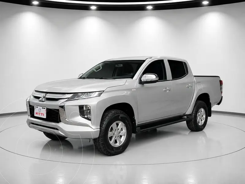 Foto Mitsubishi L200 GLX 4x2 usado (2023) color plateado precio $398,000