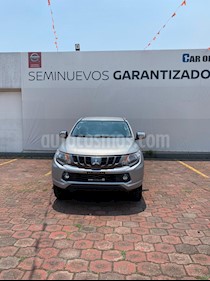 Foto Mitsubishi L200 4x4 2.5L DI-D Cabina Doble usado (2017) color Plata precio $280,000