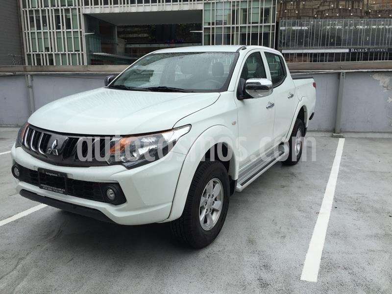 foto Mitsubishi L200 4x2 2.4L Cabina Doble usado (2018) color Blanco precio $289,000