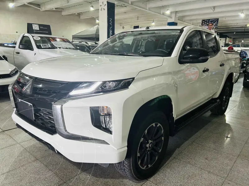 Foto Mitsubishi L200 GLS Diesel  4x4 Aut usado (2024) color Blanco financiado en mensualidades(enganche $183,938 mensualidades desde $14,071)