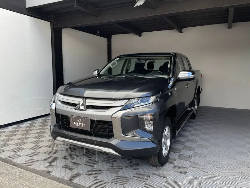 Foto Mitsubishi L200 GLX Diesel 4x4 usado (2022) color Gris precio $448,000