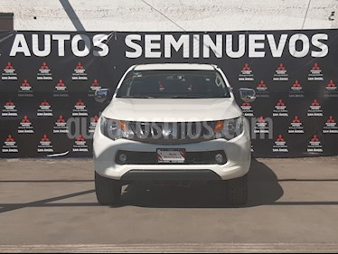 Mitsubishi L200 GLS 4x2 Gasolina usado (2016) color Blanco precio $246,000
