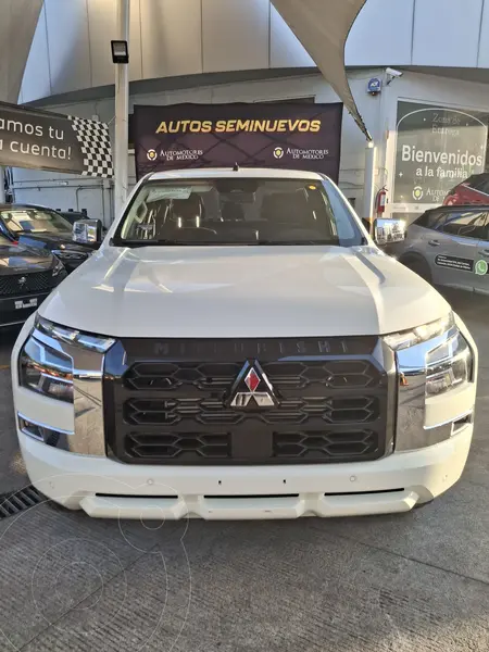 Foto Mitsubishi L200 GLS Diesel  4x4 Aut usado (2025) color Blanco financiado en mensualidades(enganche $146,000 mensualidades desde $16,833)