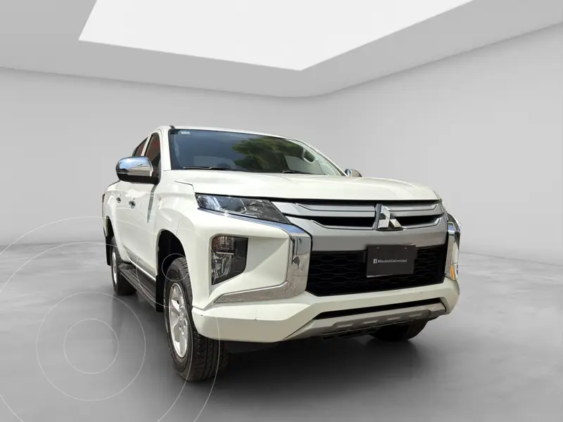 Foto Mitsubishi L200 GLX 4x2 usado (2023) color Blanco precio $370,000