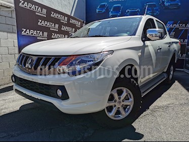 foto Mitsubishi L200 4x2 2.4L Cabina Simple usado (2018) color Blanco precio $335,000