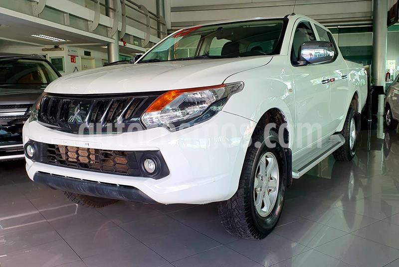 Mitsubishi L200 4x4 2.5L DI-D Cabina Doble usado (2017) color Blanco precio $325,000