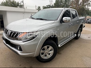 Mitsubishi L200 4x2 2.4L Cabina Doble usado (2018) color Gris precio $270,000