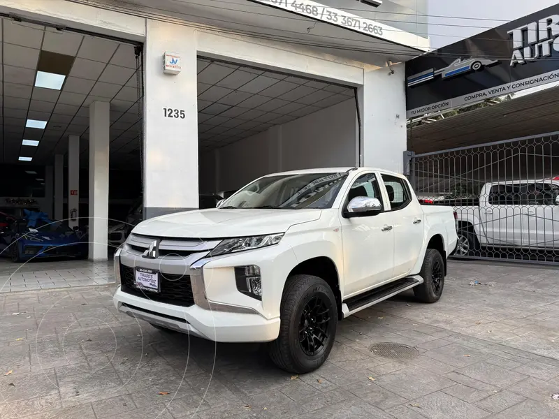 Foto Mitsubishi L200 GLX 4x2 usado (2022) color Blanco precio $389,000