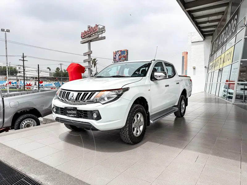Foto Mitsubishi L200 GLX TM 4x4 DSL usado (2019) color Blanco financiado en mensualidades(enganche $72,380 mensualidades desde $7,407)