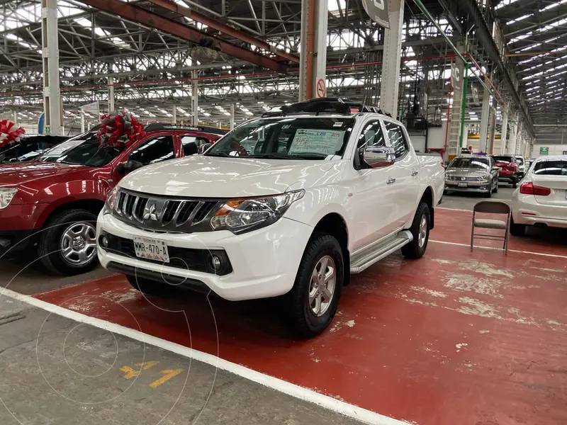Foto Mitsubishi L200 GLS 4x4 Diesel usado (2019) color Blanco financiado en mensualidades(enganche $105,000 mensualidades desde $9,250)
