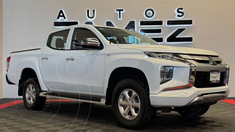 Foto Mitsubishi L200 GLX 4x2 usado (2022) color Blanco financiado en mensualidades(enganche $79,200 mensualidades desde $8,483)