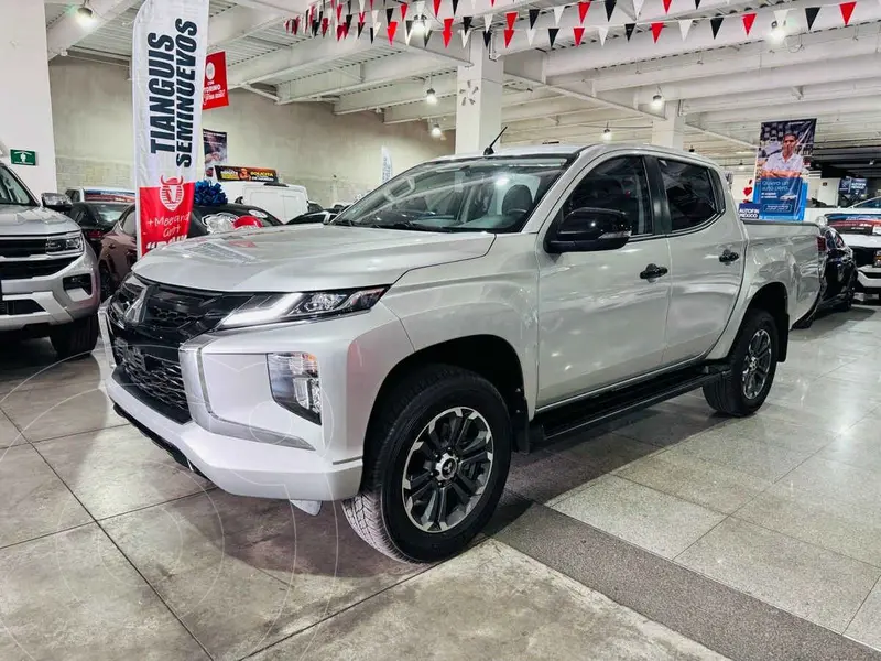 Foto Mitsubishi L200 GLS Diesel  4x4 Aut usado (2024) color Plata precio $675,000