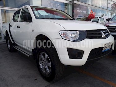 Mitsubishi L200 4x2 2.4L Cabina Doble usado (2015) color Blanco precio $229,000