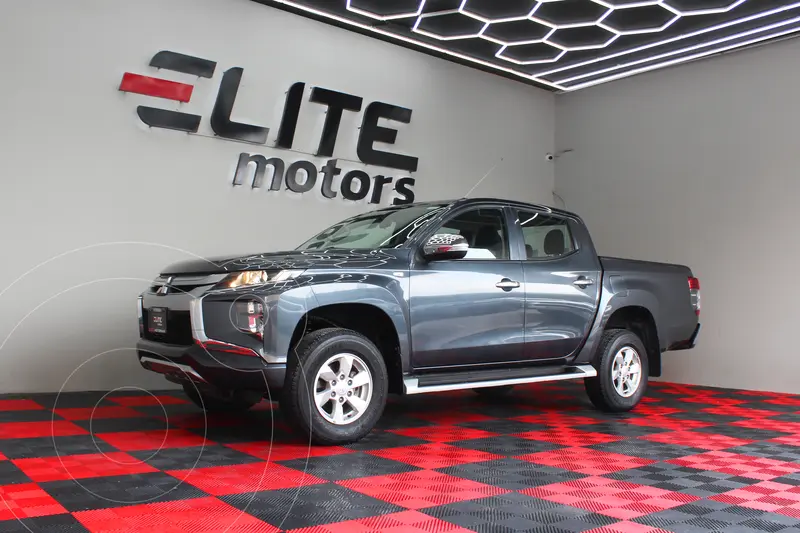 Foto Mitsubishi L200 GLX 4x2 usado (2021) color Gris Grafito precio $354,900