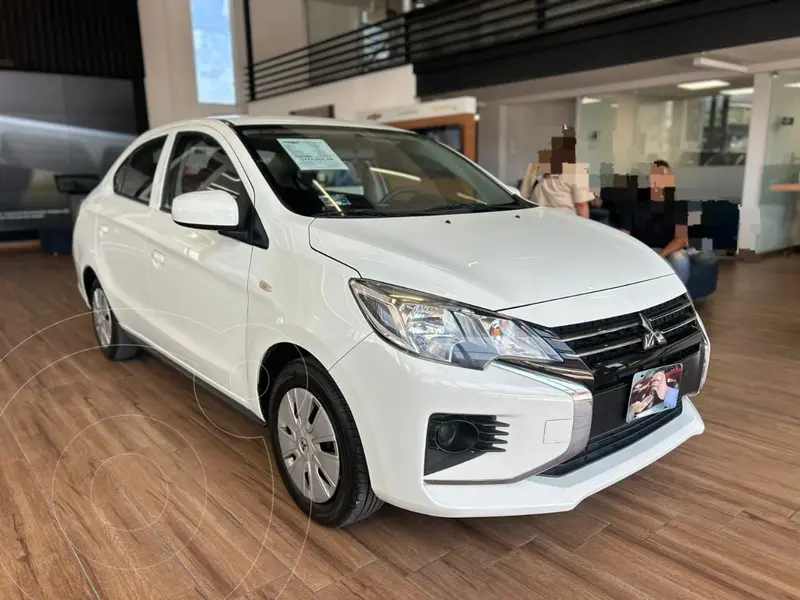 Foto Mitsubishi Mirage GLX CVT usado (2023) color Blanco precio $220,000