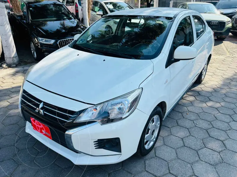 Foto Mitsubishi Mirage GLX CVT usado (2023) color Blanco precio $217,000