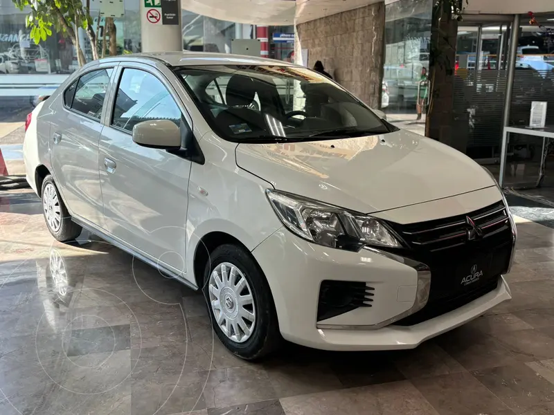 Foto Mitsubishi Mirage GLX CVT usado (2023) color Blanco precio $239,000