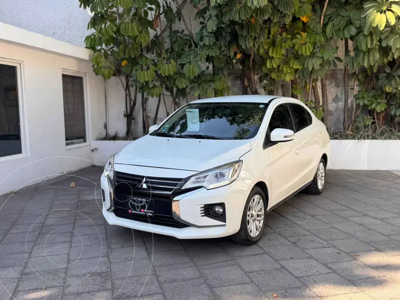 Foto Mitsubishi Mirage GLS CVT usado (2023) color Blanco precio $240,000