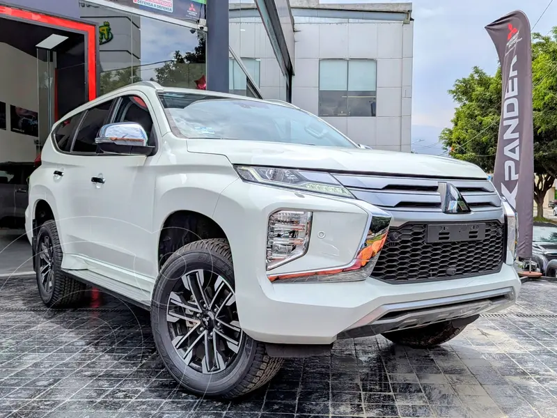 Foto Mitsubishi Montero Sport SE Plus usado (2023) color Blanco precio $838,377