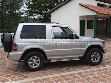 foto Mitsubishi Montero 3.0L 3P usado (2007) color Plata precio $36.000.000