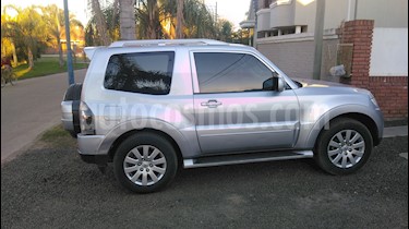 Foto venta Auto usado Mitsubishi Montero 3P 3.2 GLS DI-D Aut (2010) color Gris Plata precio $750.000