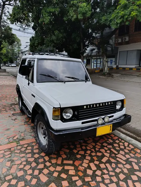 1993 Mitsubishi Montero 2.6