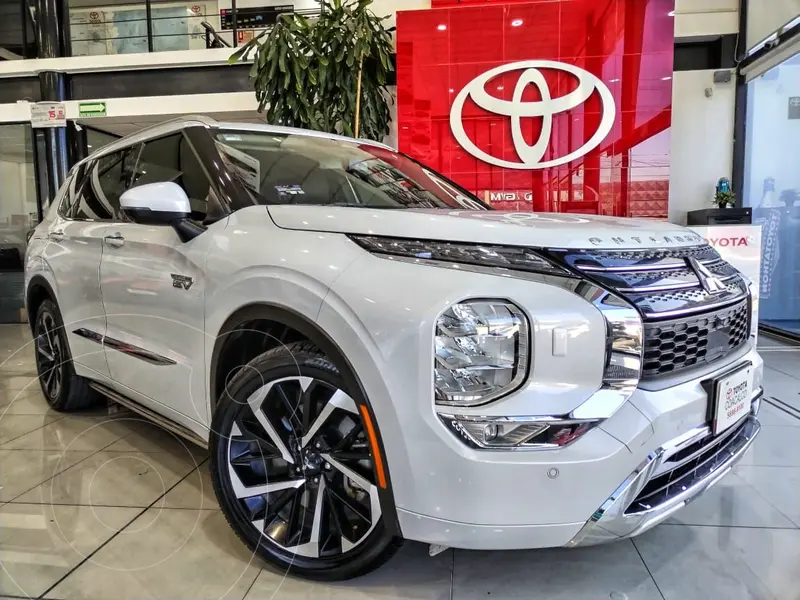 Foto Mitsubishi Outlander PHEV Diamond usado (2025) color Blanco precio $779,000