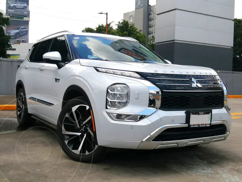 Mitsubishi Outlander PHEV Diamond usado (2023) color Blanco precio $830,000
