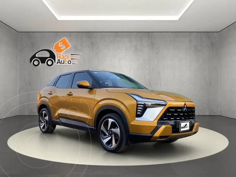 Foto Mitsubishi Outlander Sport SE Plus usado (2025) color Amarillo Carman financiado en mensualidades(enganche $98,157 mensualidades desde $10,072)