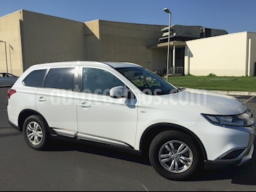 Foto Mitsubishi Outlander 2.0 PHEV 4X4 usado (2016) color Blanco precio $9.700.000