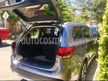 foto Mitsubishi Outlander 2.4 GLX 4X4 Aut usado (2016) color Gris precio $11.000.000