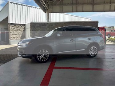 Foto venta Auto usado Mitsubishi Outlander 2.4L ES (2016) color Plata precio $245,000