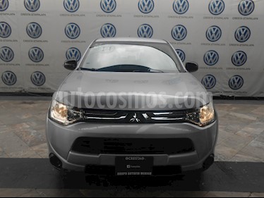 foto Mitsubishi Outlander 2.4L ES usado (2014) color Blanco precio $199,000
