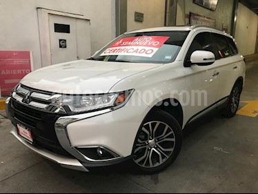 Foto venta Auto Seminuevo Mitsubishi Outlander 2.4L Limited (2017) color Blanco precio $325,000