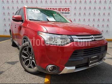foto Mitsubishi Outlander 2.4L Limited usado (2015) color Rojo precio $269,000