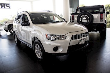 Mitsubishi Outlander 2.4L LS usado (2011) color Blanco precio $149,000