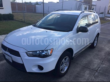 Foto venta Auto usado Mitsubishi Outlander 2.4L LS (2010) color Blanco precio $145,000