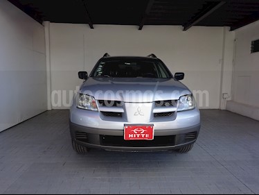 Foto venta Auto usado Mitsubishi Outlander 2.4L LS (2004) color Plata precio $95,000