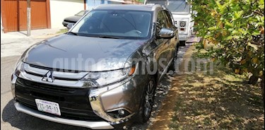 foto Mitsubishi Outlander 2.4L SE Plus usado (2018) color Gris precio $365,000