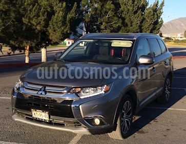 Foto venta Auto usado Mitsubishi Outlander 2.4L SE (2017) color Gris Titanio precio $330,000