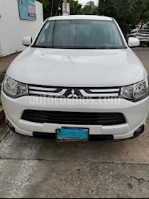 Foto venta Auto usado Mitsubishi Outlander 2.4L SE (2014) color Blanco precio $194,000
