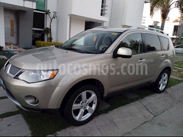 foto Mitsubishi Outlander 3.0L XLS Premium usado (2008) color Bronce precio $135,000
