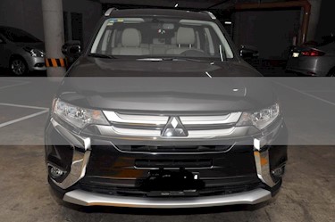 foto Mitsubishi Outlander 3.0L XLS Premium usado (2016) color Negro precio $295,000