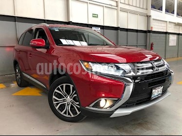 Foto venta Auto usado Mitsubishi Outlander 5p SE L4/2.4 Aut (2017) color Rojo precio $360,000