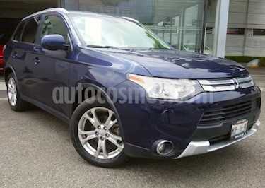 Foto Mitsubishi Outlander 5p SE L4/2.4 Aut usado (2015) color Azul precio $230,000