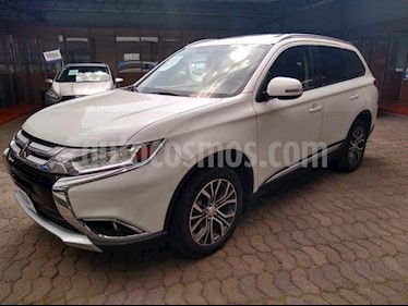 Foto venta Auto usado Mitsubishi Outlander Mitsubishi Outlander 2.4L Limited (2017) color Blanco precio $329,000