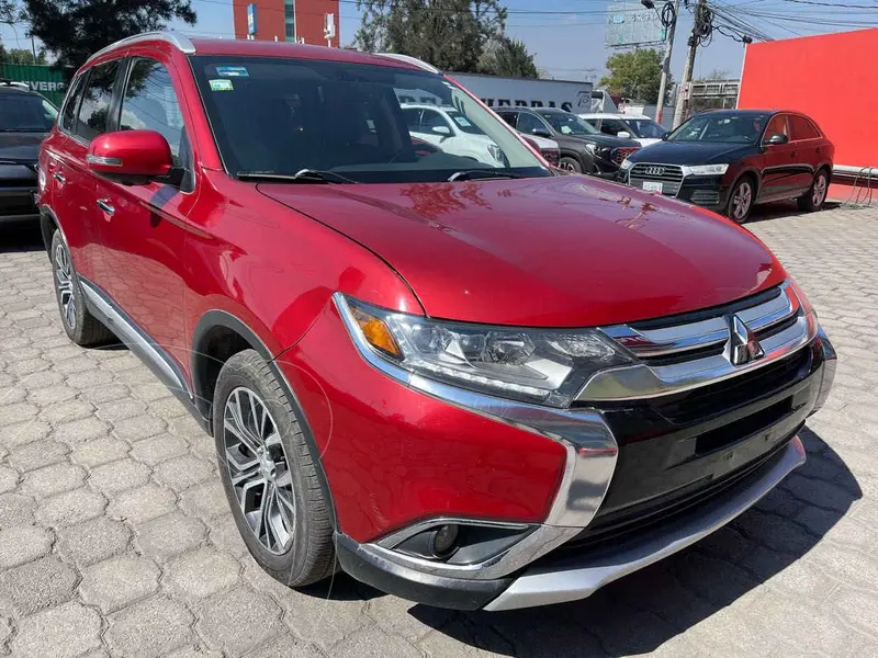 Foto Mitsubishi Outlander 2.4L Limited usado (2017) color Rojo financiado en mensualidades(enganche $83,312 mensualidades desde $7,035)