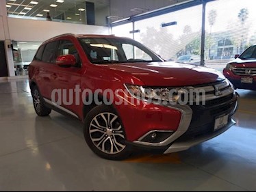 foto Mitsubishi Outlander 5P SE CVT 5 PAS. CAMARA DE REVERSA QC F. NIEBLA R usado (2016) color Rojo precio $243,000
