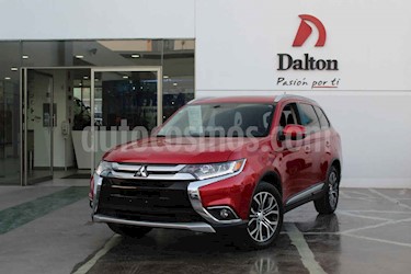 Mitsubishi Outlander SE usado (2016) color Rojo precio $289,000